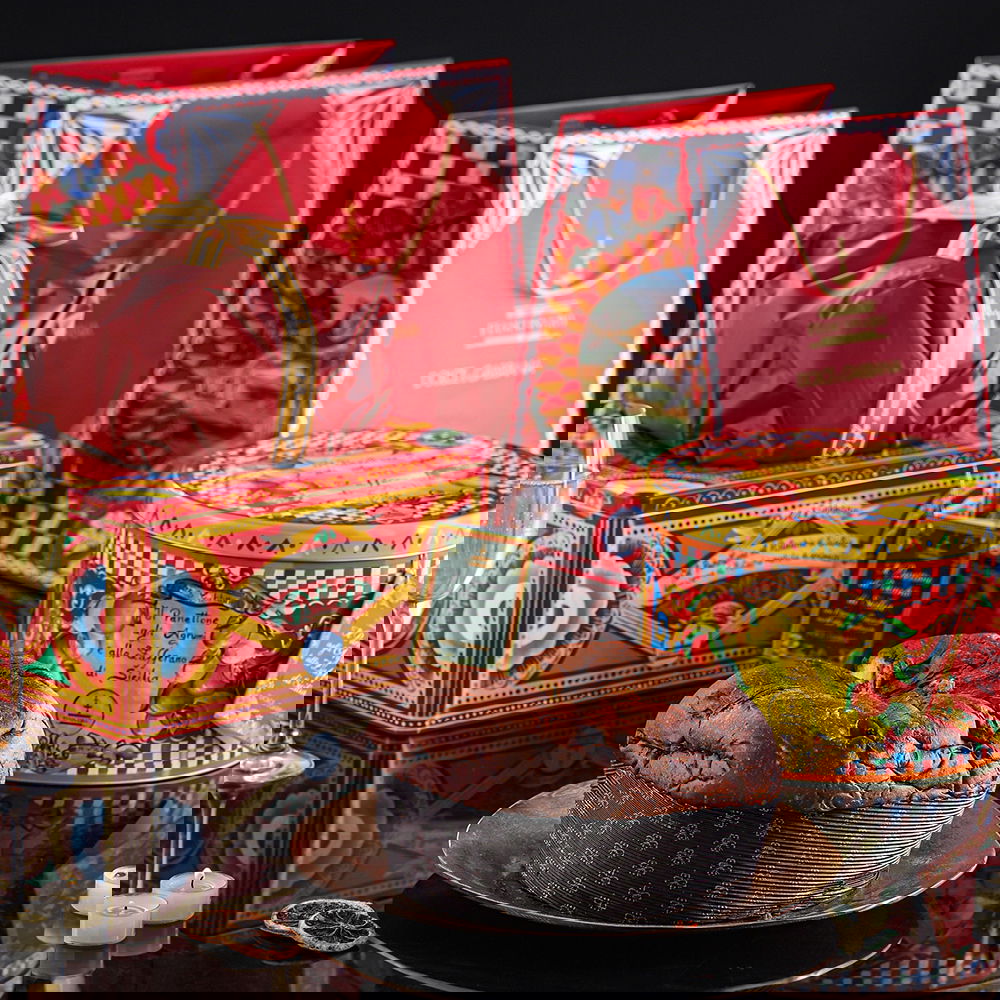 1x Panettone mit sizilianischen Pistazien & 1x mit Zitrusfrüchten und Safran Dolce & Gabbana 1x Panettone mit sizilianischen Pistazien & 1x mit Zitrusfrüchten und Safran Dolce & Gabbana