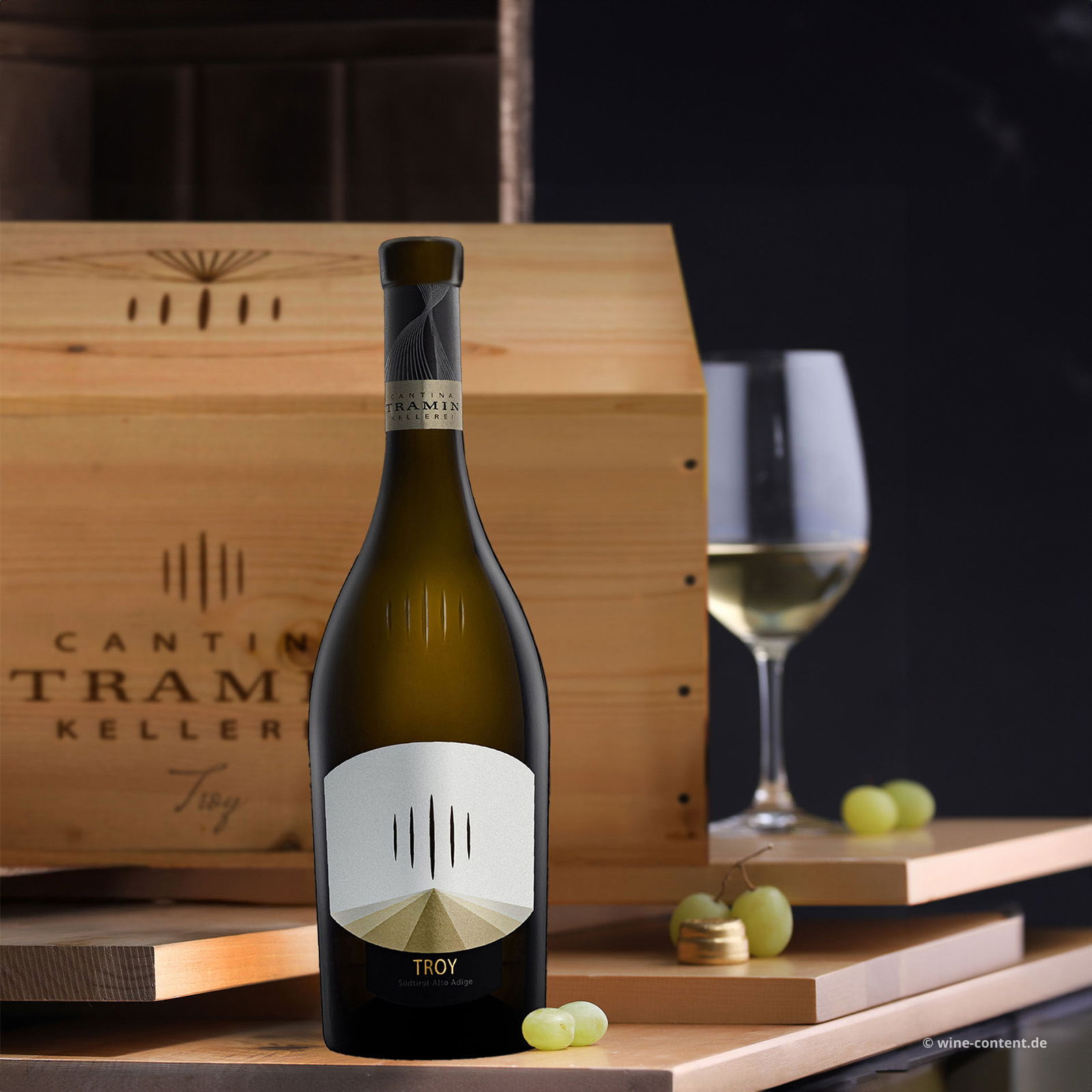 6er-Holzkiste Chardonnay Riserva 2022 Troy 6er-Holzkiste Chardonnay Riserva 2022 Troy
