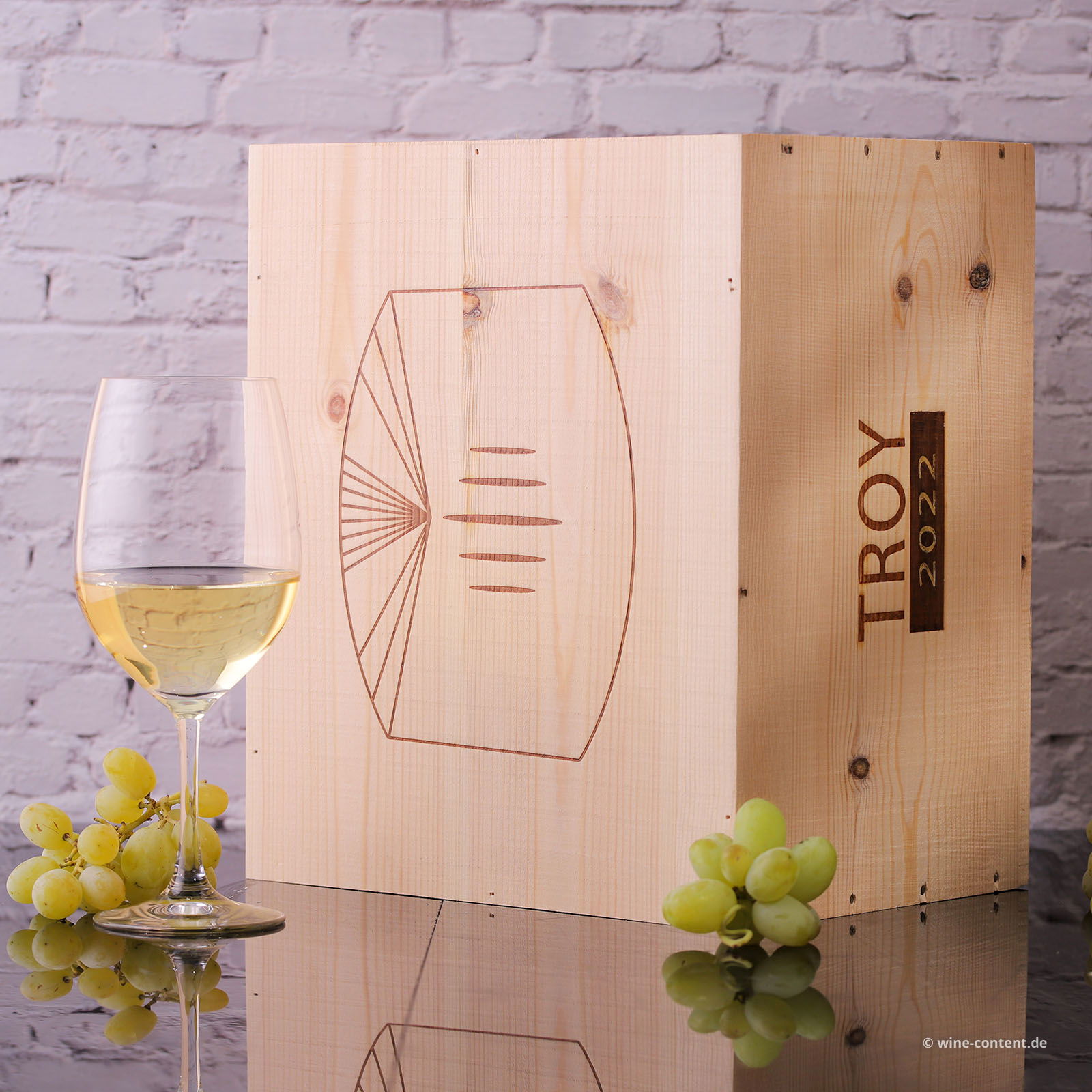 6er-Holzkiste Chardonnay Riserva 2022 Troy