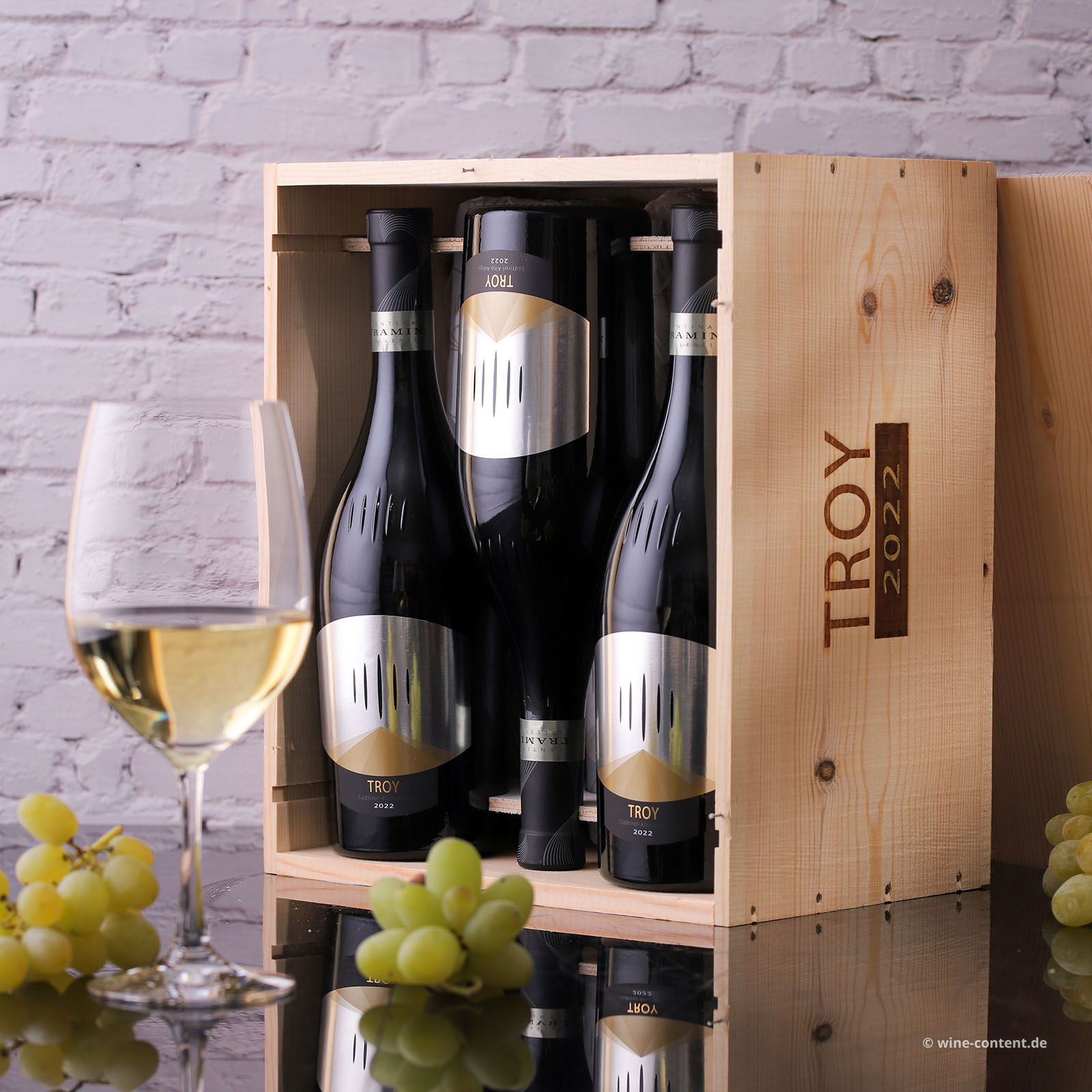 6er-Holzkiste Chardonnay Riserva 2022 Troy